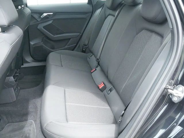 Audi A3 30 TFSI Sedan