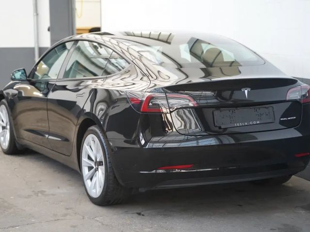 Tesla Model 3 AWD Long Range