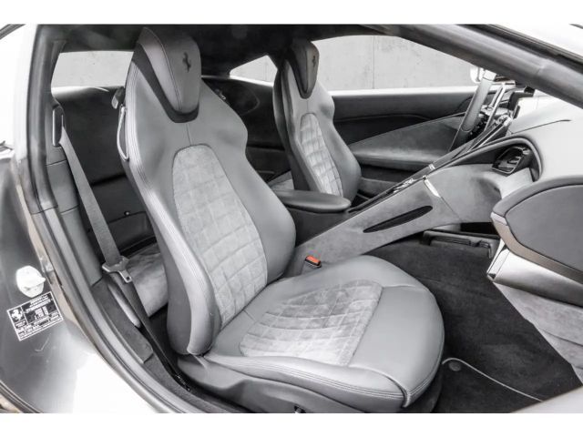 Ferrari Roma *MagneRide*JBL*Matrix-LED*360°*1.Hd.*CarPlay*