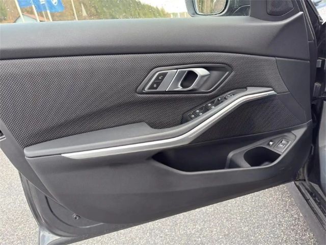 BMW 330 *** Hybrid *** Gesamt 292 PS *** NP 64.314 ***