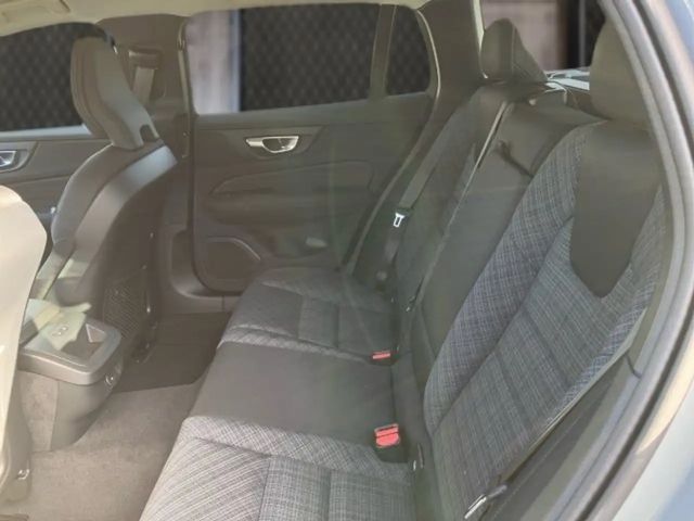 Volvo V60 Core Hybrid