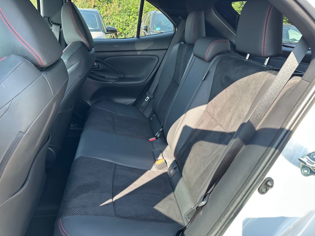 Toyota Yaris Cross 5-deurs Bi-Tone GR