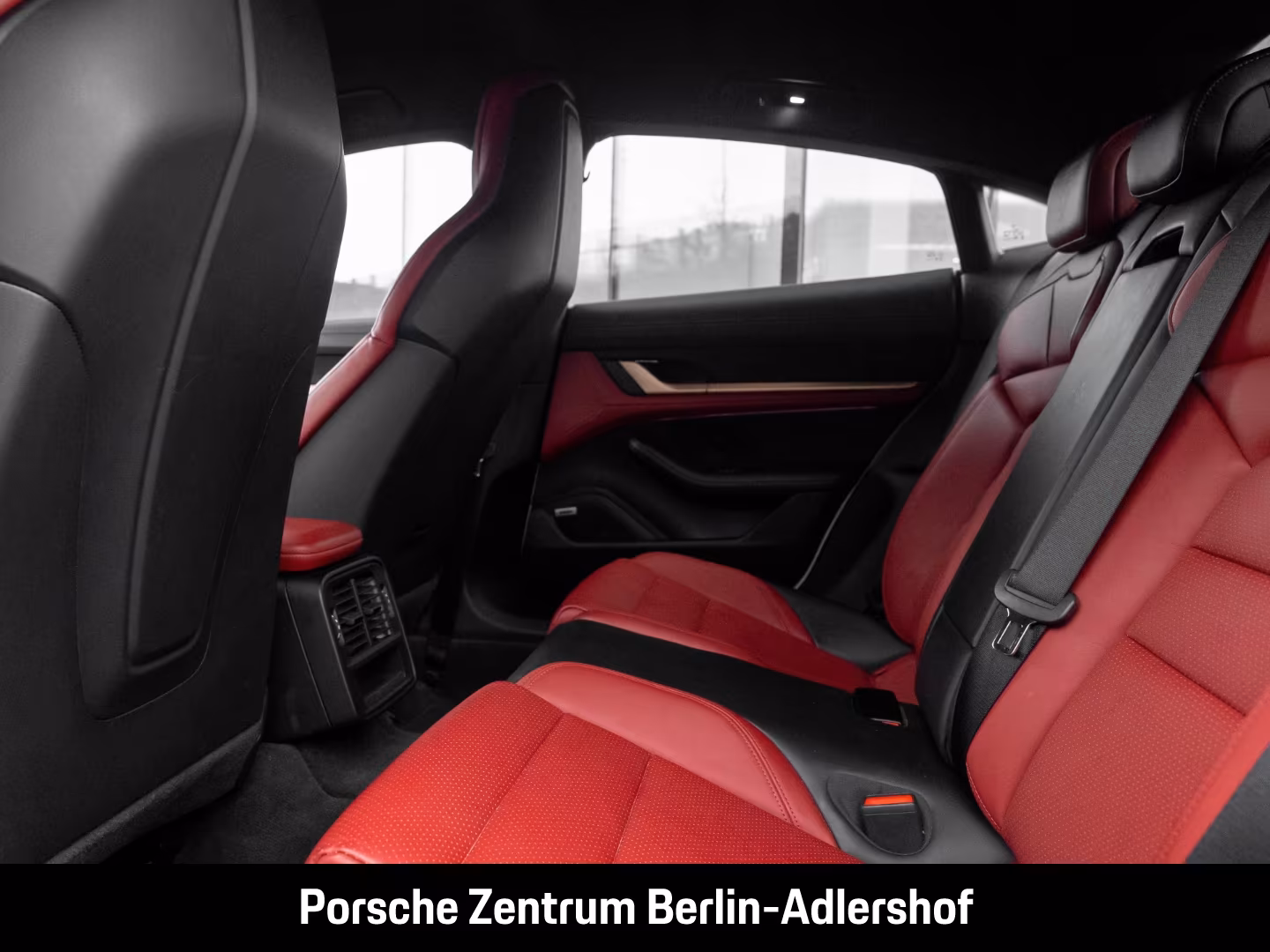 Porsche Taycan Surround-View Luftfederung Rückfahrkamera