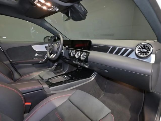 Mercedes-Benz A 35 AMG 4MATIC AMG Line