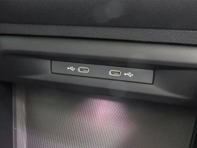 Volkswagen Golf 1.5 eTSI DSG Golf VIII