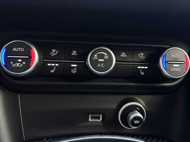 Alfa Romeo Stelvio AT8 Q4