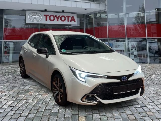 Toyota Corolla 2.0Teamplayer wenig KM*junger Gebrauchter