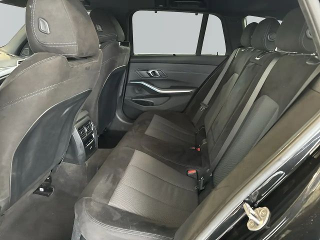 BMW 330 330i M-Sport Touring xDrive