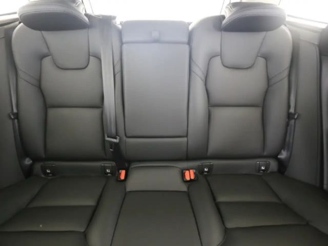 Volvo XC60 Dark Plus T6