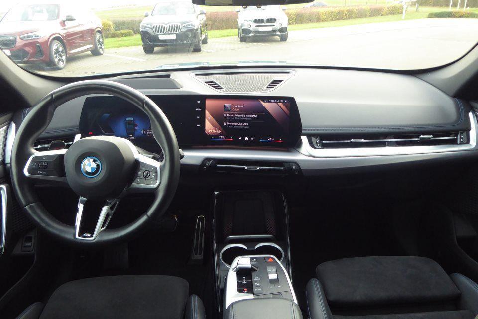 BMW iX1 xDrive30