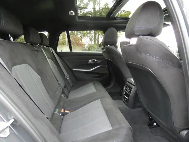 BMW 330 330e M-Sport Touring