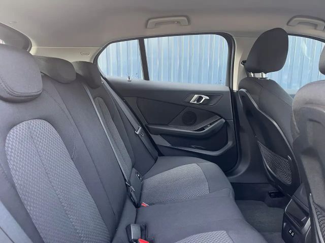 BMW 118 118i 5-deurs Sedan