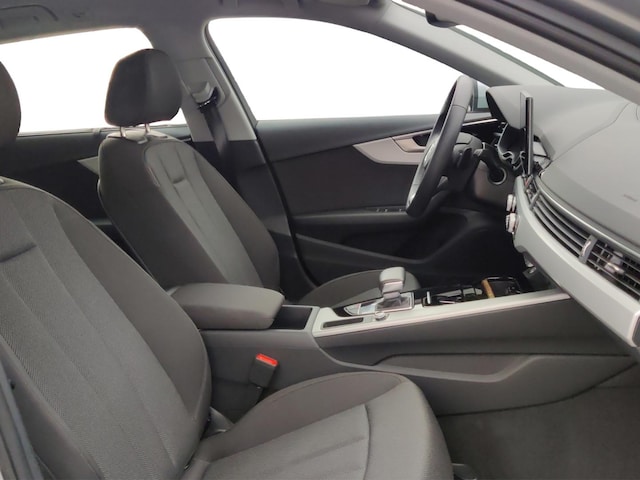 Audi A4 30 TDI Avant S-Tronic