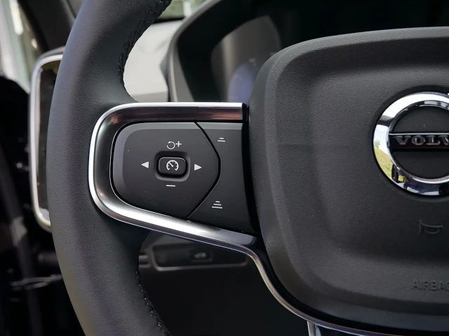 Volvo XC40 Dark Plus