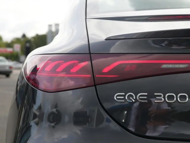 Mercedes-Benz EQE 300 Sedan