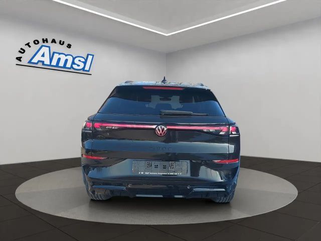 Volkswagen T-Roc 1.5 eTSI DSG R-Line