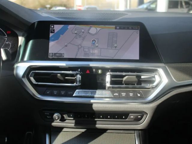 BMW 330 330e M-Sport Touring xDrive