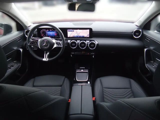 Mercedes-Benz A 180 Hatchback Progressive