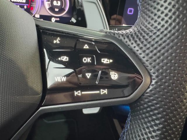 Volkswagen Golf 2.0 TSI DSG Golf VIII