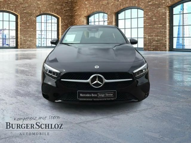 Mercedes-Benz A 180 PDC SHZ LED SpurH AUT LM KAM KlimaA