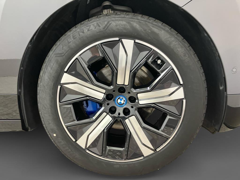 BMW iX xDrive40