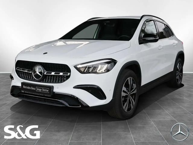 Mercedes-Benz GLA 180 NIGHT PAKET+CARPLAY+KAMERA+SPURHALTE+18"