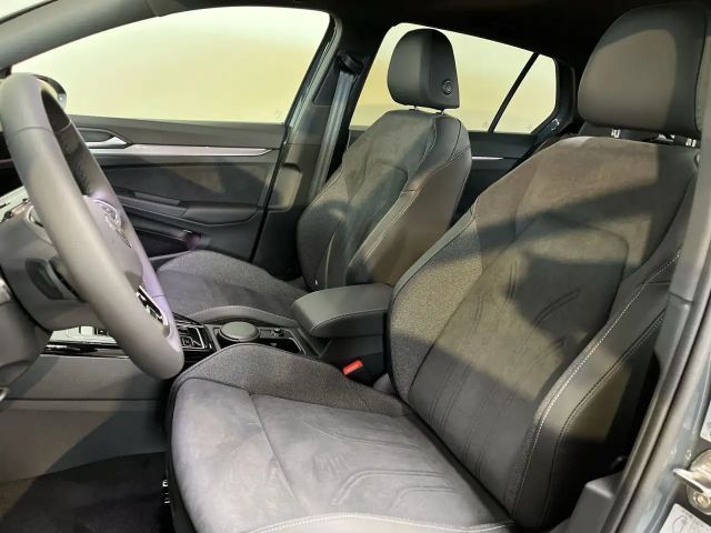 Volkswagen Golf 1.5 eTSI DSG