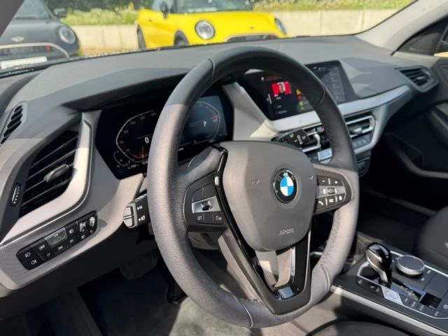 BMW 116 116i 5-deurs Sedan