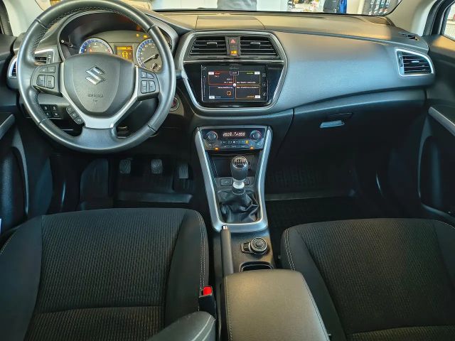 Suzuki S-Cross Hybrid
