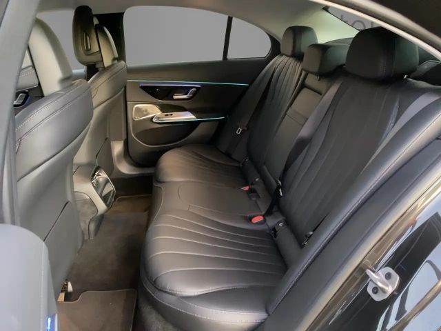 Mercedes-Benz E 220 4MATIC E 220 d Sedan