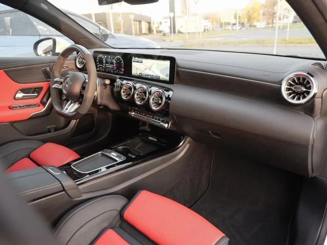 Mercedes-Benz A 35 AMG 4MATIC AMG Line