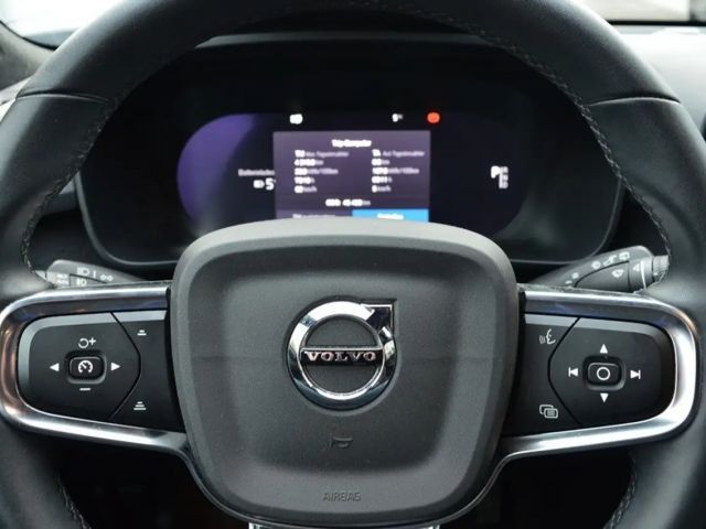 Volvo XC40 AWD Plus Recharge Twin Engine