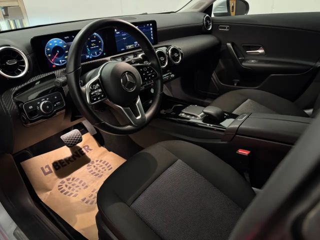 Mercedes-Benz CLA 200 CLA 200 d