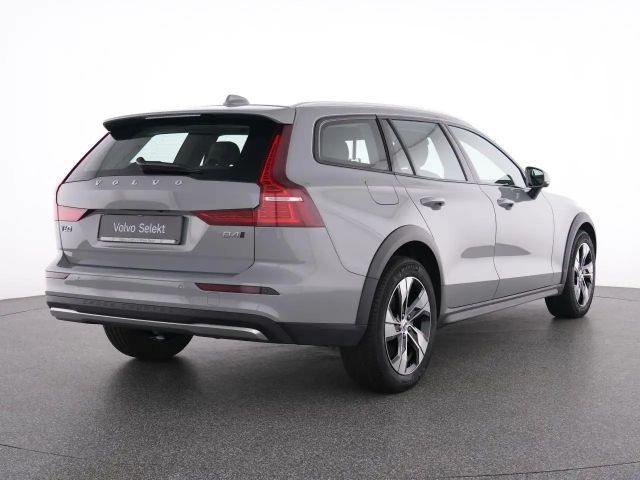 Volvo V60 Cross Country AWD Plus