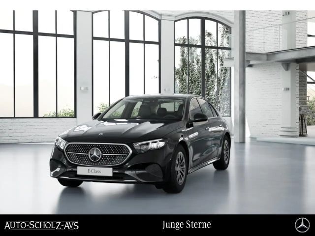 Mercedes-Benz E 200 AVANTGARDE Sedan