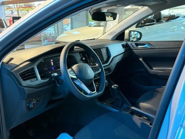 Volkswagen Polo 1.0 Basis