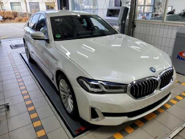 BMW 545 545e Luxury Line Sedan xDrive
