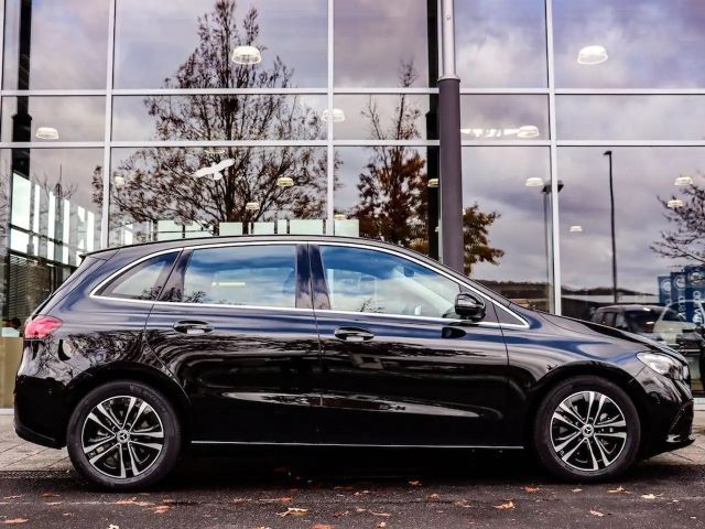 Mercedes-Benz B 200 Progressive Sedan