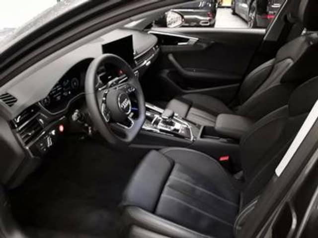 Audi A4 45 TFSI Quattro S-Line S-Tronic Sedan