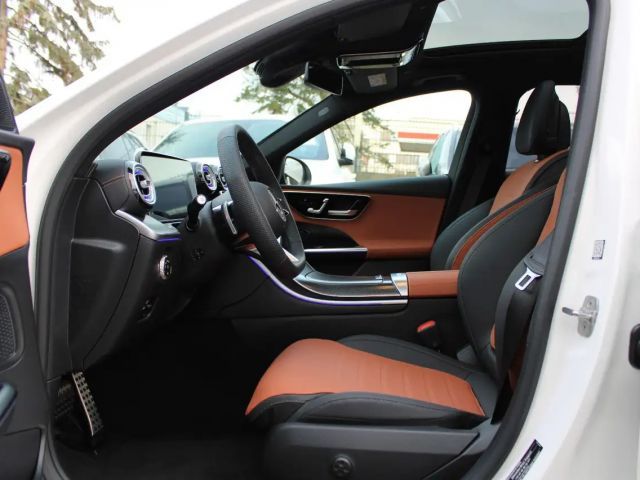 Mercedes-Benz C 200 AMG Line Sedan