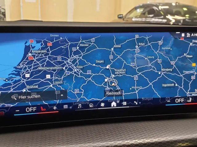 BMW 320 320i M-Sport Sedan