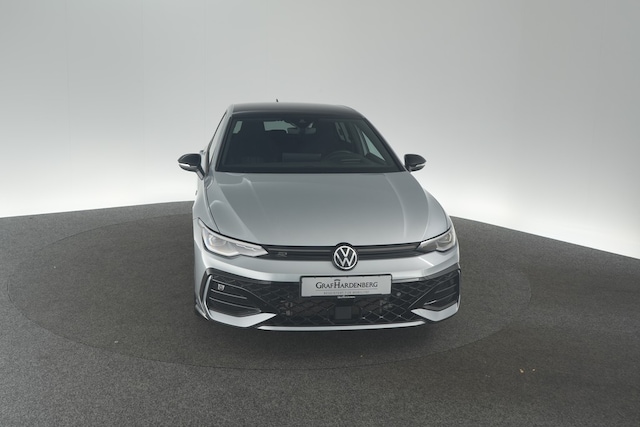 Volkswagen Golf 1.5 eTSI DSG Golf VIII R-Line