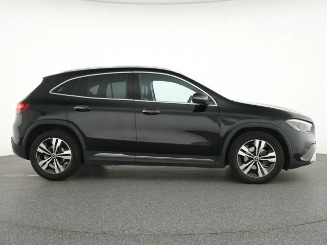 Mercedes-Benz GLA 180 Progressive