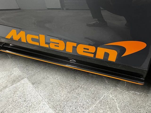 McLaren Artura Spider