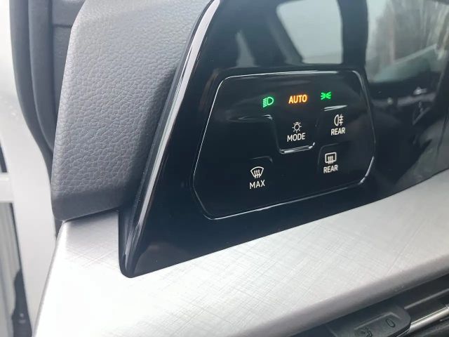 Volkswagen Golf Business DSG Variant