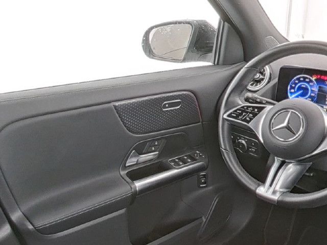 Mercedes-Benz EQA 300 4MATIC