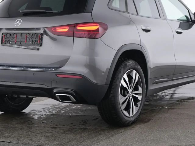 Mercedes-Benz GLA 200 Progressive