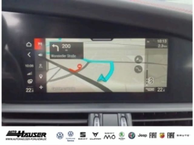 Alfa Romeo Giulia AT8 Q4 Turbo