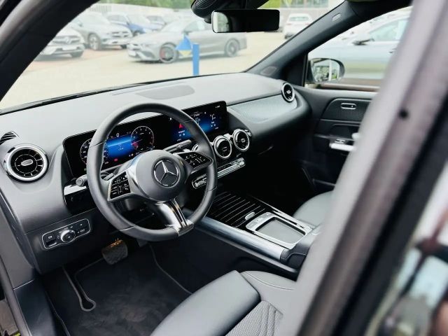 Mercedes-Benz B 180 Progressive Sedan