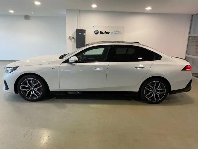 BMW 520 520i M-Sport Sedan